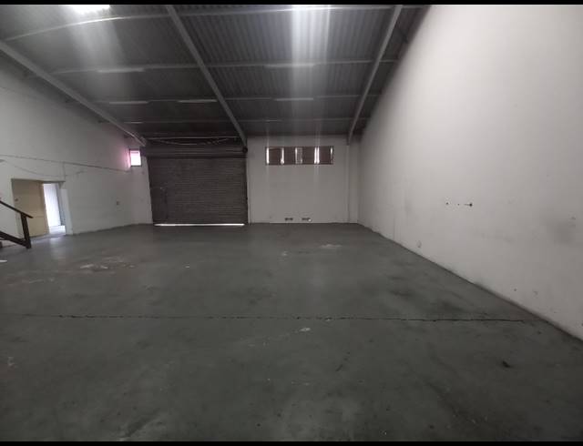 825M² WAREHOUSE FOR SALE IN NORTH END